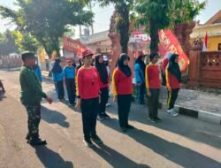 Jelang Peringatan HUT kE-78 Kemerdekaan RI Babinsa Koramil Magersari Latih PBB Siswa SDN Gedongan 1