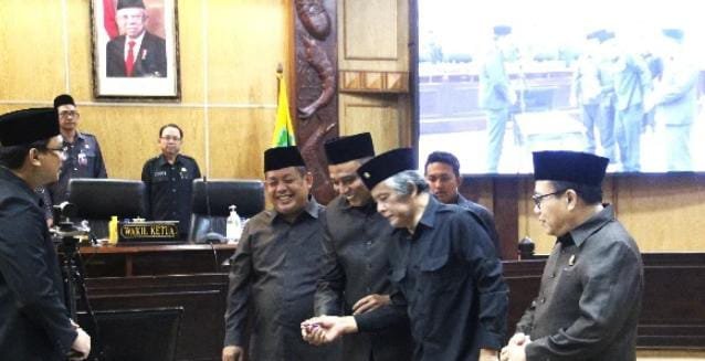 DPRD - Bupati Restui RSUD Sidoarjo Utang Bank Rp. 60 M