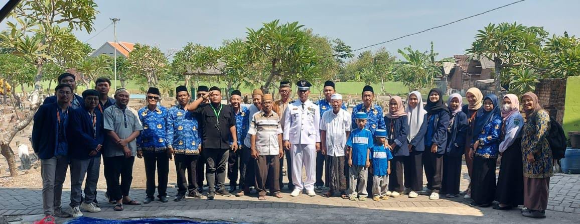 Pemerintah Desa Kebaron Beserta Jajarannya, Ziarah Dan Tabur Bunga Pejuang Kemerdekaan di TPU Kebaron Tulangan Sidoarjo
