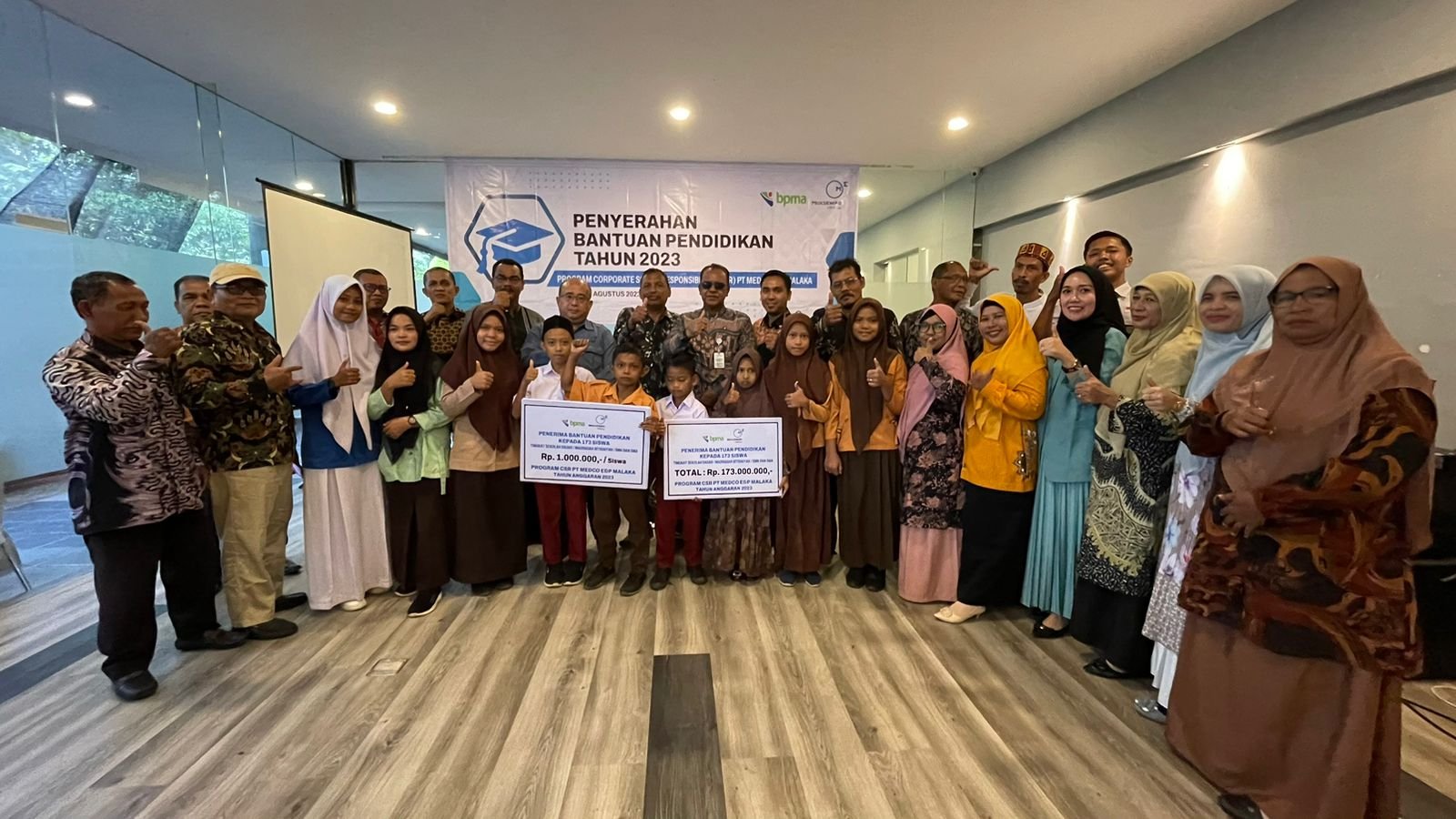 Medco E&P Malaka Salurkan Bantuan Pendidikan Untuk 173 Siswa Berprestasi