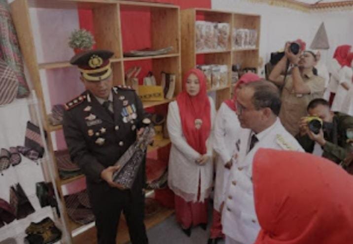 Meriahkan Hut Ke 78 RI, Dekranasda Pamer Kerajinan Tangan