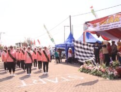 Lepas Lomba Gerak Jalan Di Pungging, Bupati Ikfina Apresiasi Antusiasme Warga
