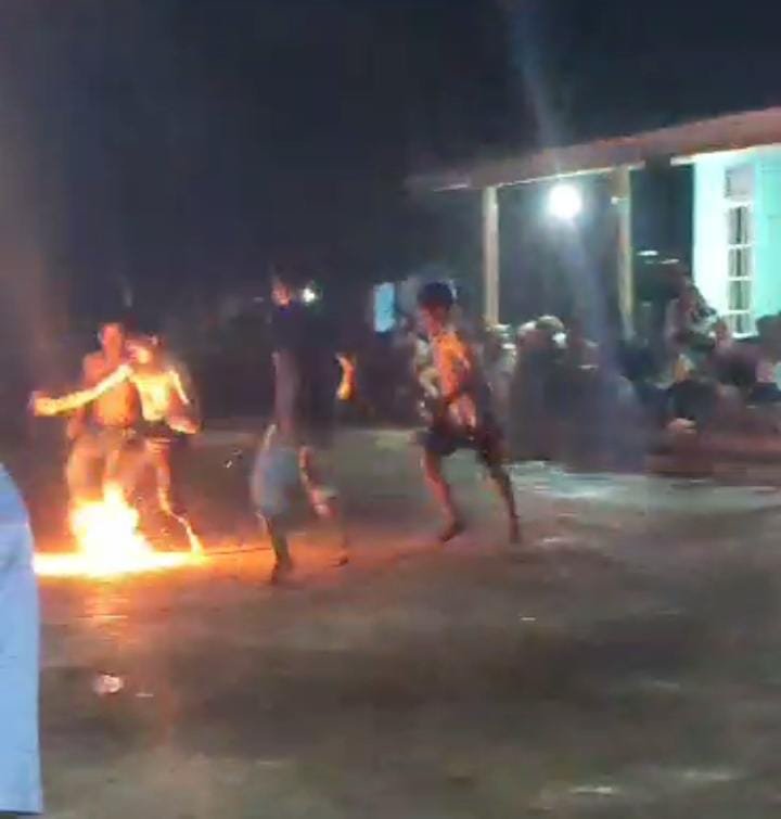 Serunya Permainan Bola Api di Acara HUT RI Ke- 78 di JL 1 Unit 4 Desa Purwo Harjo