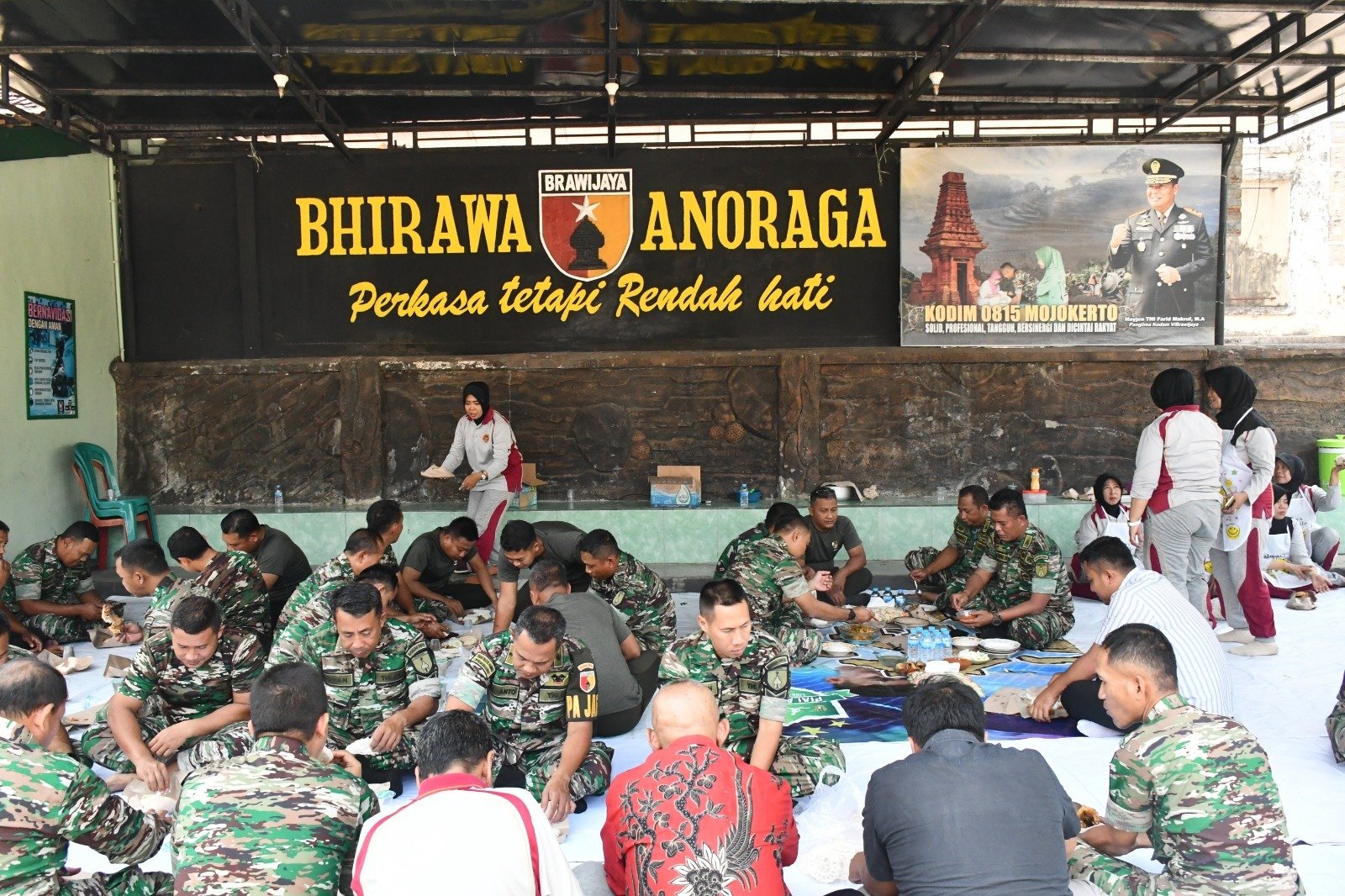 Kompak Jum'at Berkah Kodim Mojokerto, Dandim Sarapan Bareng Anggota