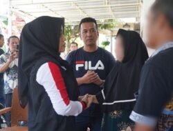 Bupati Mojokerto Beri Santunan Bagi Korban Kecelakaan Truk Tangki Di Pacet