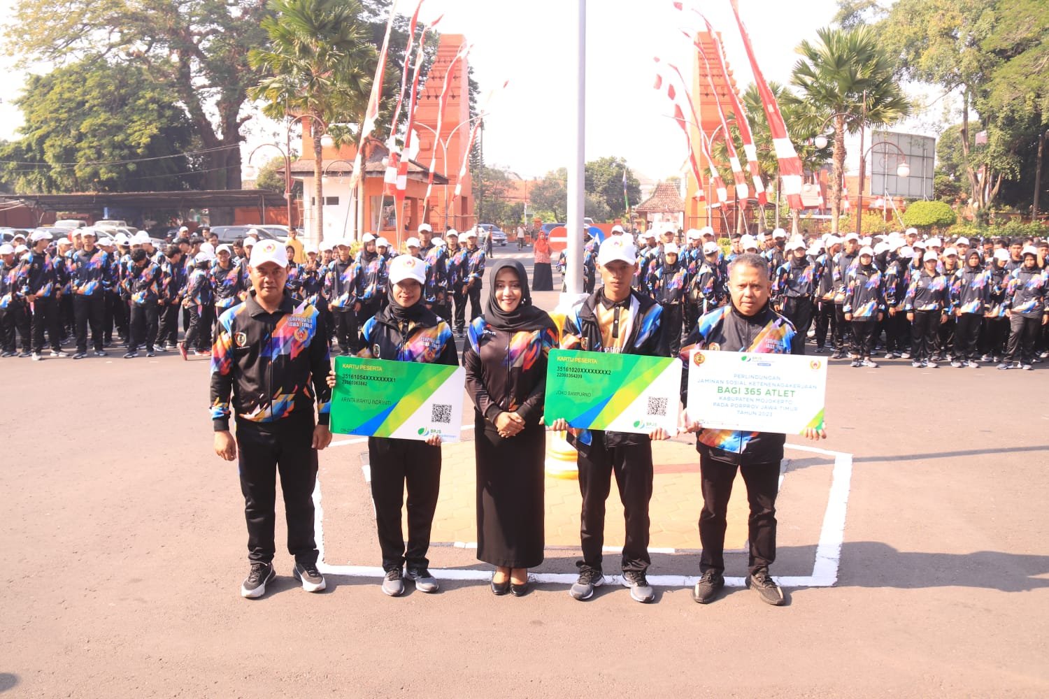 Lepas Atlet Porprov, Bupati Mojokerto dan Suher Didiento Targetkan 15 Medali Emas