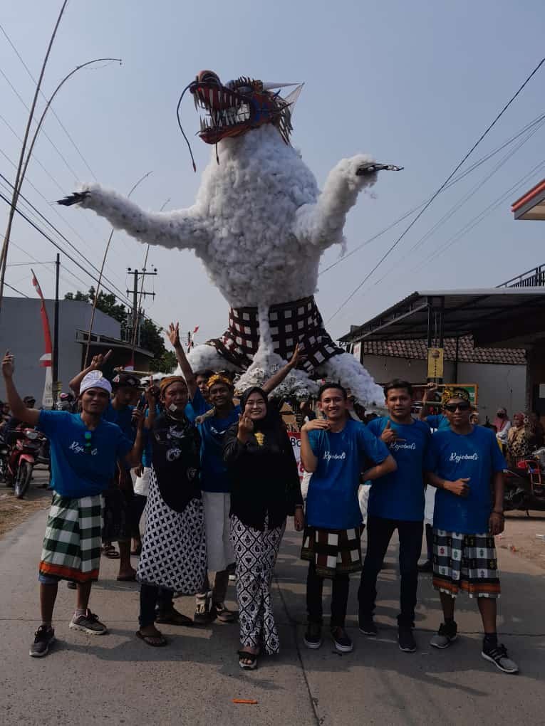 Karnaval Desa Watesnegoro Bertabur Hadiah