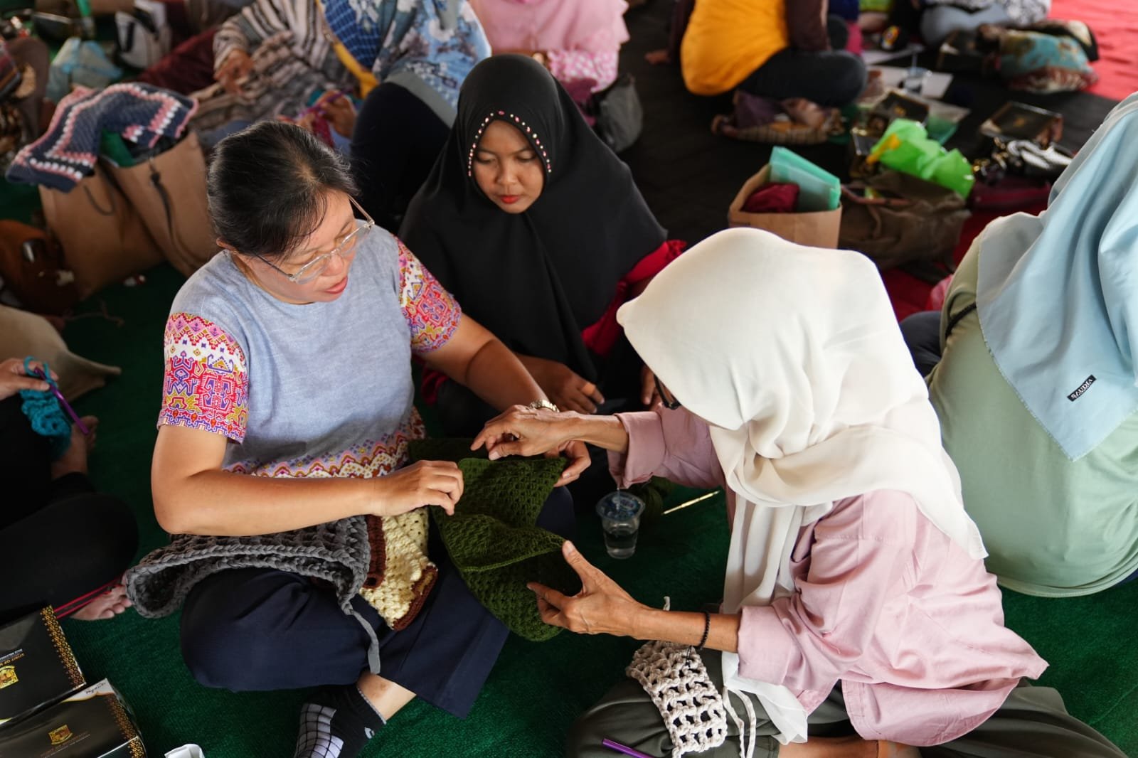 Konsisten Perkuat Ekonomi Kreatif, Pemkot Mojokerto Gelar Pelatihan Rajut