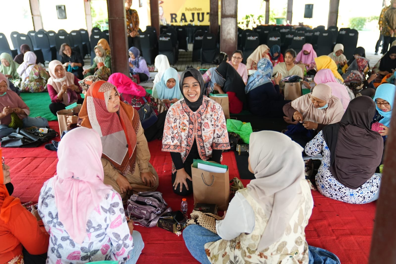 Konsisten Perkuat Ekonomi Kreatif, Pemkot Mojokerto Gelar Pelatihan Rajut