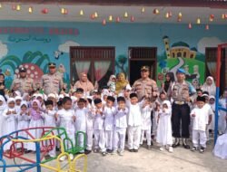 Serunya Anak-anak TK dan PAUD Raudhatul Al Khaira Saat Dikunjungi Kapolsek Peureulak