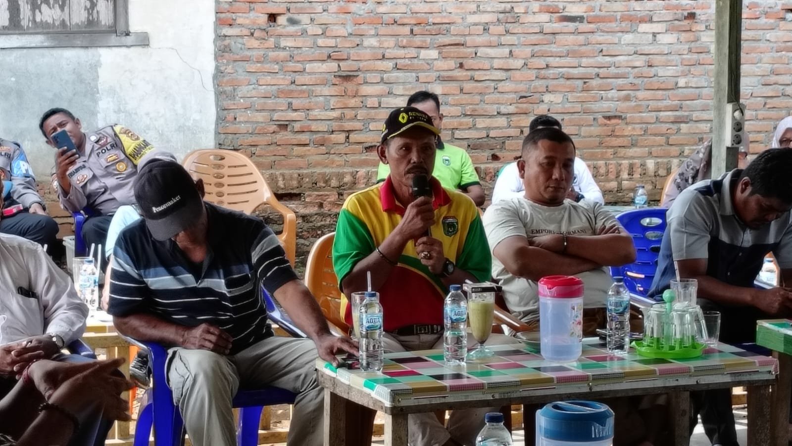 Jumat curhat di desa mengupeh bersama Kapolres Tebo Akbp I Wayan Arta Ariawan.SH.S.ik.MH