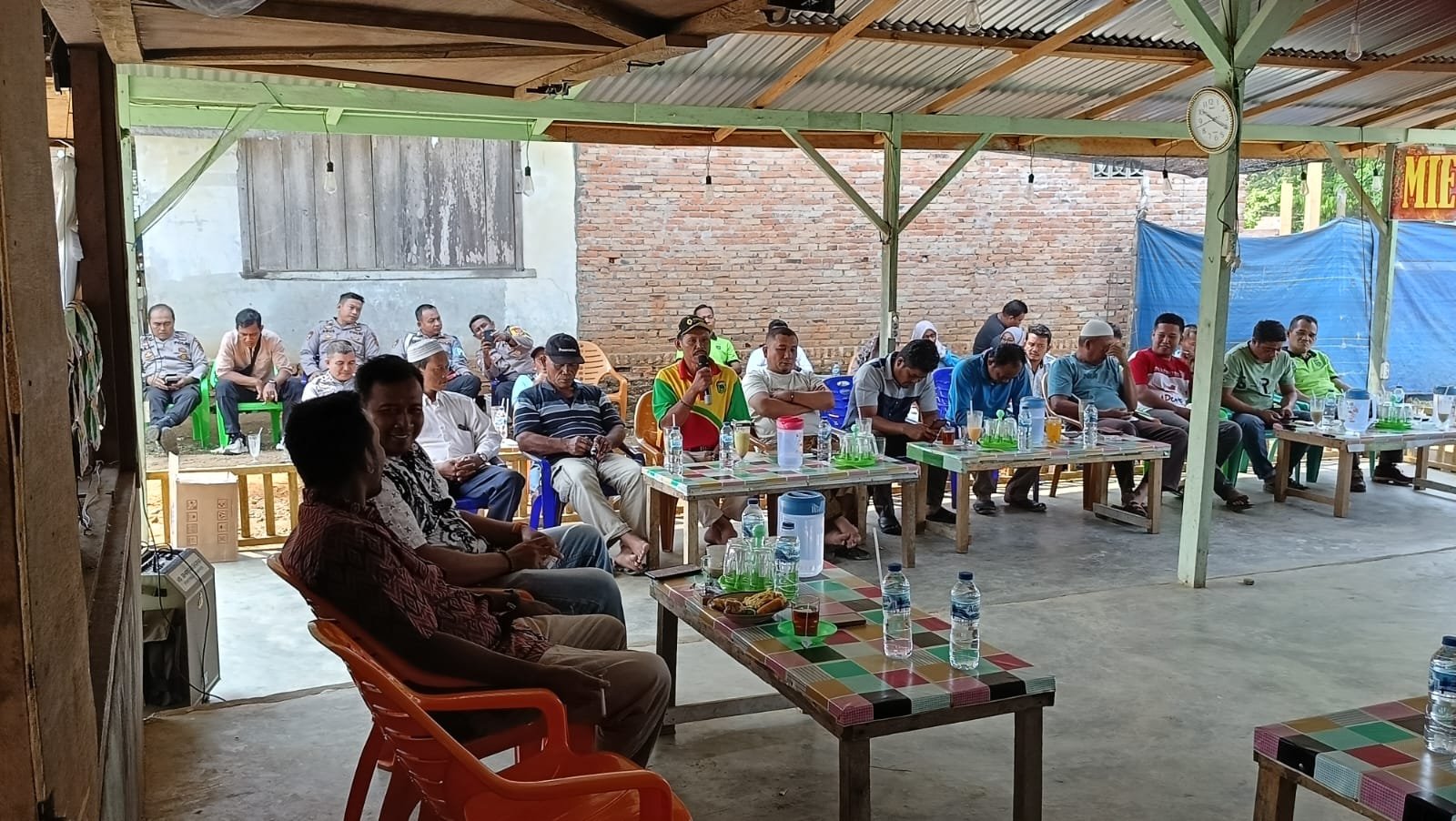 Jumat curhat di desa mengupeh bersama Kapolres Tebo Akbp I Wayan Arta Ariawan.SH.S.ik.MH