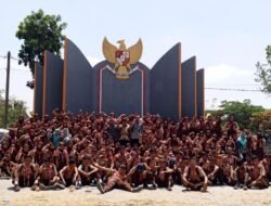 Babinsa Turi Kawal Studi Wisata Penguatan Profil SMPN 1 Pucuk