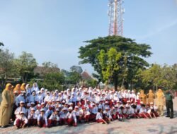 Babinsa Mojoanyar  Pimpin Upacara Bendera SDN 2 Jabon