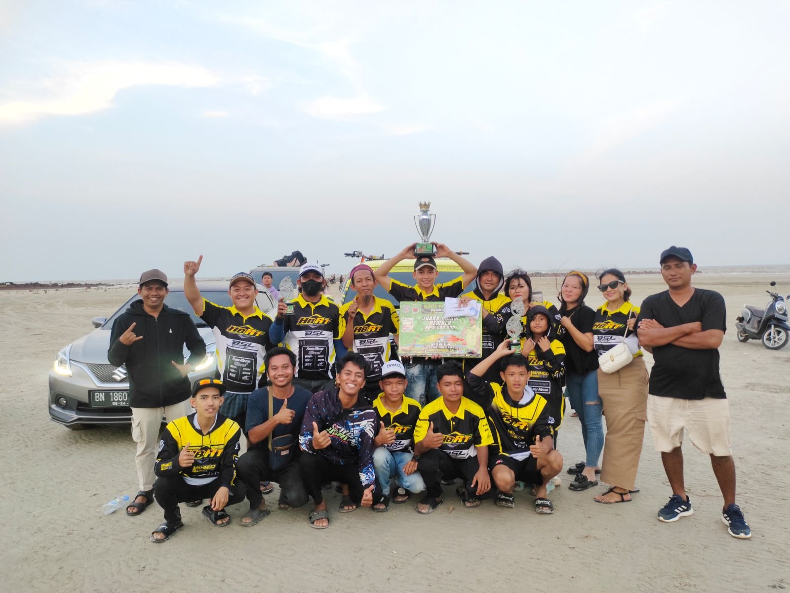 Team HBRT Perwakilan Toboali Kabupaten Bangka Selatan Memenangkan Kejuaraan Race Pantai Pasir Padi