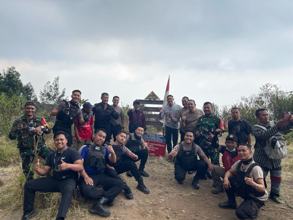 Penanggulangan Bencana Karhutla, Kapolres Pasuruan Pimpin Pemadaman Api Di Area Gunung Welirang