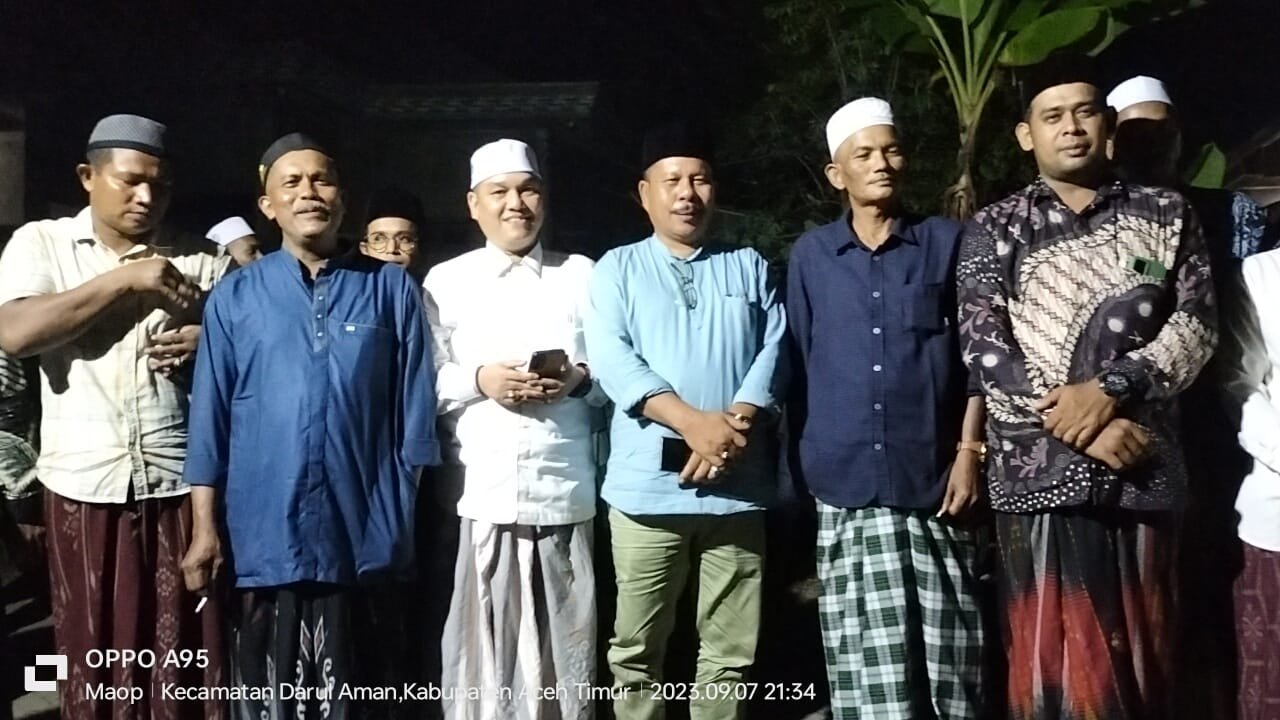 Tgk.M.Yunus Dan Zulfazli Yang Akrab Di Sapa Kupiyah Seukee Silahturahmi Dengan Masyarakat Dan Tokoh Masyarakat Idi Cut Aceh Timur