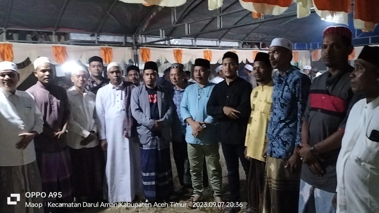 Tgk.M.Yunus Dan Zulfazli Yang Akrab Di Sapa Kupiyah Seukee Silahturahmi Dengan Masyarakat Dan Tokoh Masyarakat Idi Cut Aceh Timur