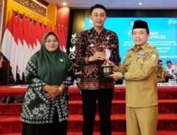 Pj Bupati muaro jambi Terima pengharagaan KLA Tahun 2023 dengan katagori Pratama