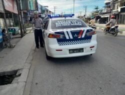 Tingkatkan Kesadaran Masyarakat Dalam Berlalu Lintas, KBO Satlantas Polres Aceh Timur Sosialisasi di Jalur KTL