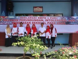 Bupati Mojokerto Ajak Siswi SMPN I Puri Cegah Anemia Dengan Minum TTD