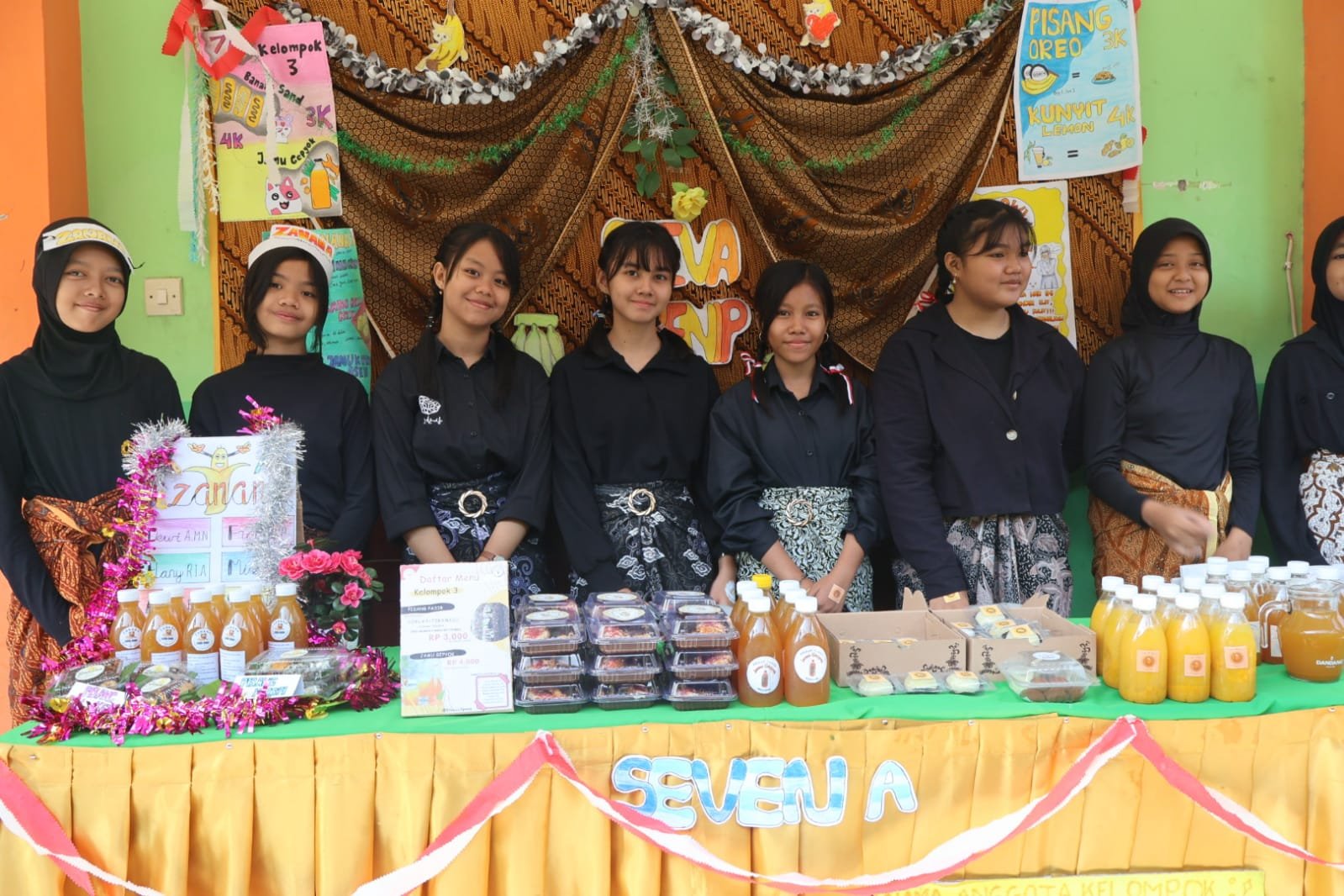 Bupati Mojokerto Ajak Siswi SMPN I Puri Cegah Anemia Dengan Minum TTD