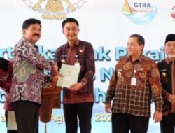 Pemerintah Kabupaten Muaro Jambi Terima Sertipikat Hak Pakai Candi Muaro Jambi