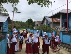 Siswa SD LPM Desa Bobo Terlantar Oknum Guru Diduga PNS Lalai Dari Tugas
