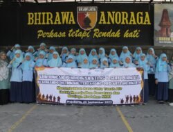 Kunjungi Markas Kodim 0815/Mojokerto, Siswa SD IT Permata Diajarkan Tumbuhkan Semangat Persatuan Sejak Dini