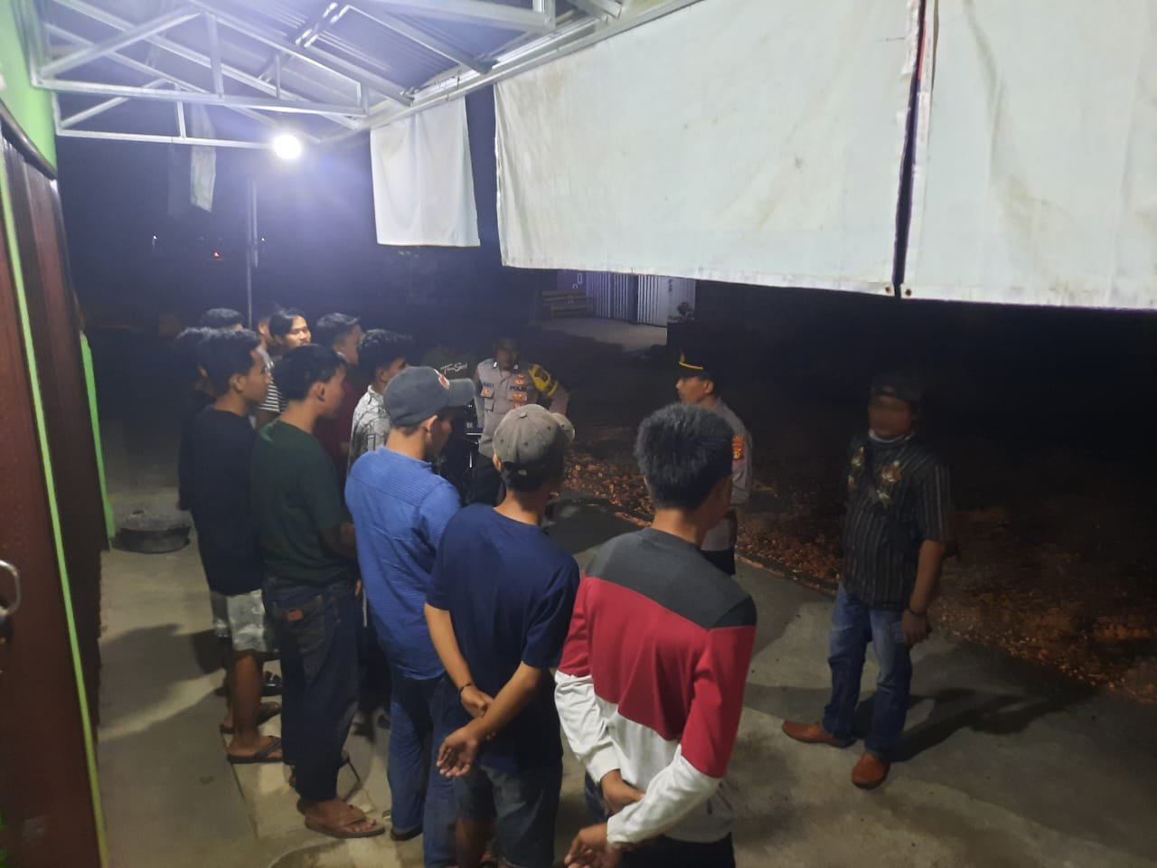 PLT Kapolsek Semaka Beserta Jajarannya Melaksanakan Kegiatan Patroli Malam