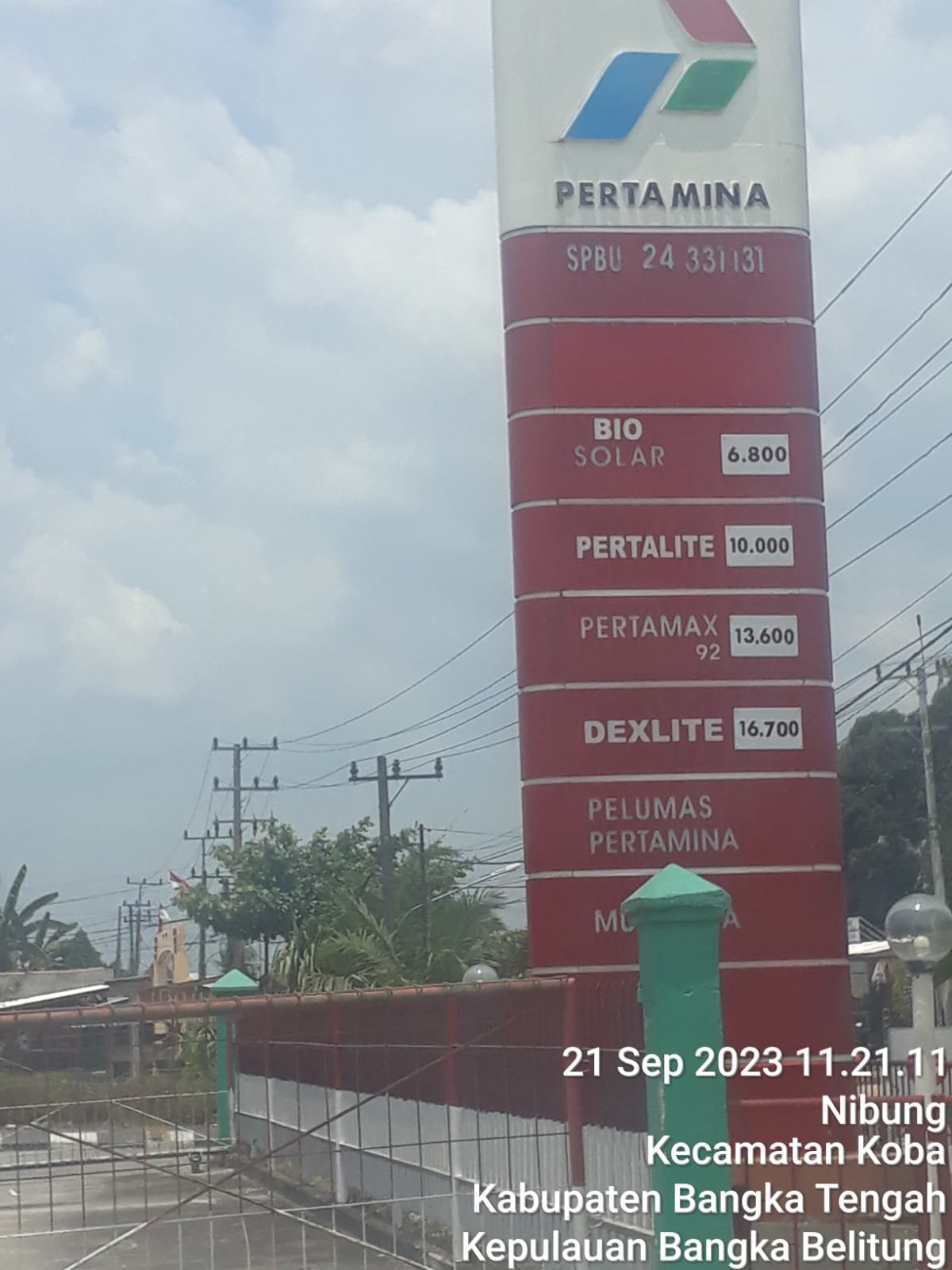 SPBU 24331131 Nibung Kecamatan Koba Membiarkan Pengerit Minyak Menggunakan Puluhan Jerigen