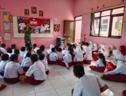 Babinsa Koramil 0815/16 Pacet Sosialisasikan Anti Bullying