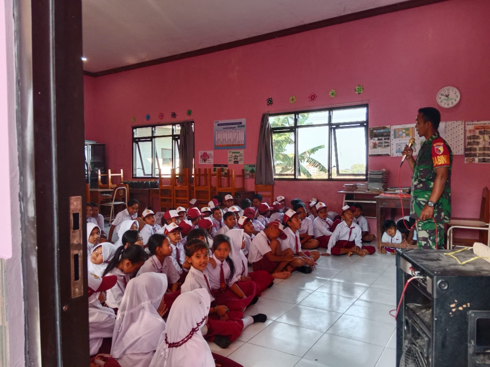 Babinsa Koramil 0815/16 Pacet Sosialisasikan Anti Bullying