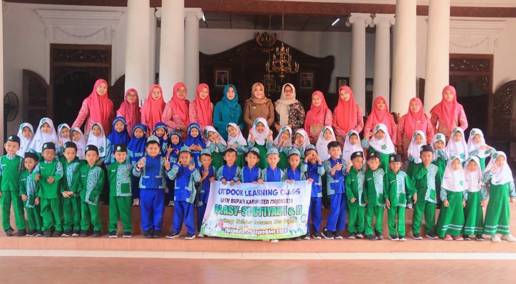 Pengenalan Leadership, RA Asy Syafiiyah Ketapanrame Berkunjung Ke Kantor Bupati Mojokerto