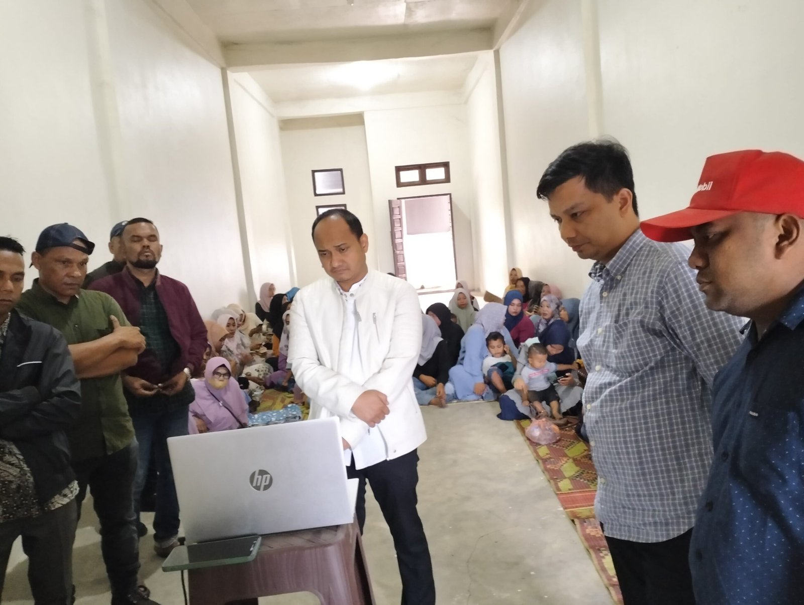 Senator Fachrul Razi Pertemukan Keluarga ABK Dengan KBRI Thailand