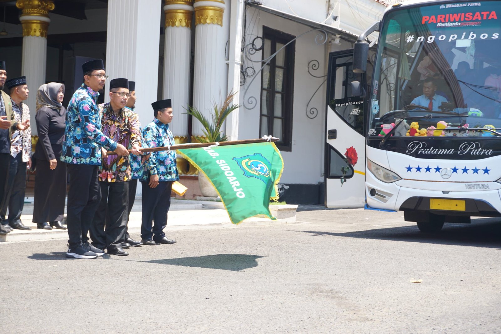 Lepas 53 Kafilah MTQ ke-30 Jatim 2023, Pesan Gus Muhdlor Pulang Sebagai Pahlawan