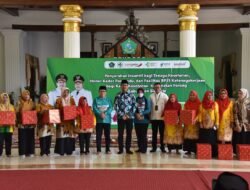 Terima Insentif dan Honor, Nakes dan Kader Kesehatan se Kecamatan Porong Tampakkan Wajah Berseri-seri