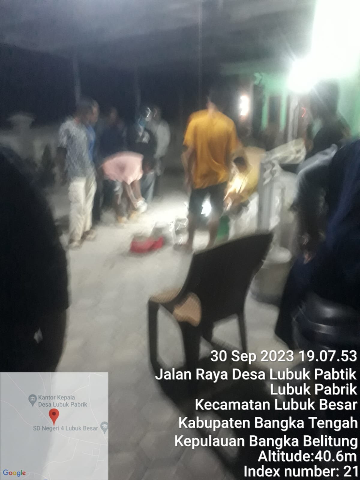 Jual beli timah dilubuk pabrik di malam hari tanpa ada tersentuh aparat penegak hukum