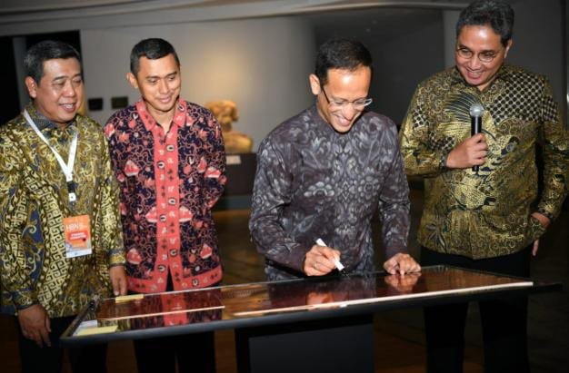 Batik Ditetapkan Sebagai Warisan Budaya Indonesia