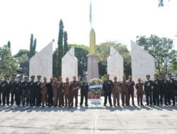 Jelang HUT Ke-78 TNI, Kodim 0815/Mojokerto Gelar Ziarah Nasional & Tabur Bunga