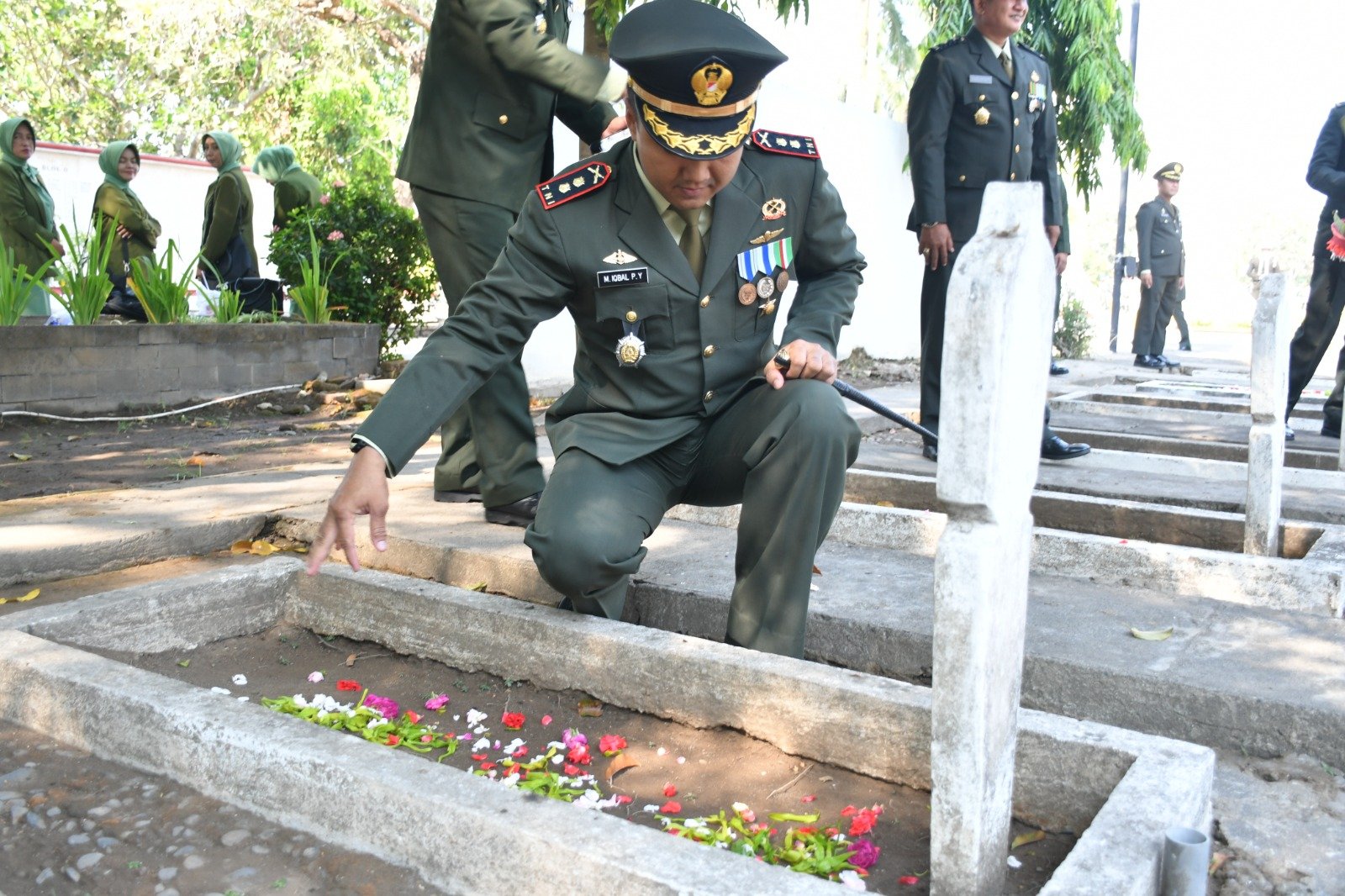 Jelang HUT Ke-78 TNI, Kodim 0815/Mojokerto Gelar Ziarah Nasional & Tabur Bunga