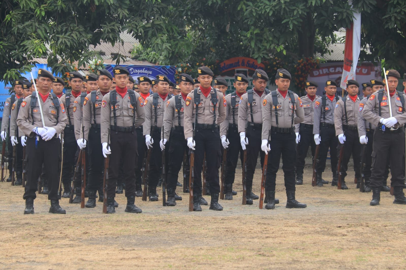 Bupati Ikfina Ikuti Upacara Peringatan HUT Ke-78 TNI