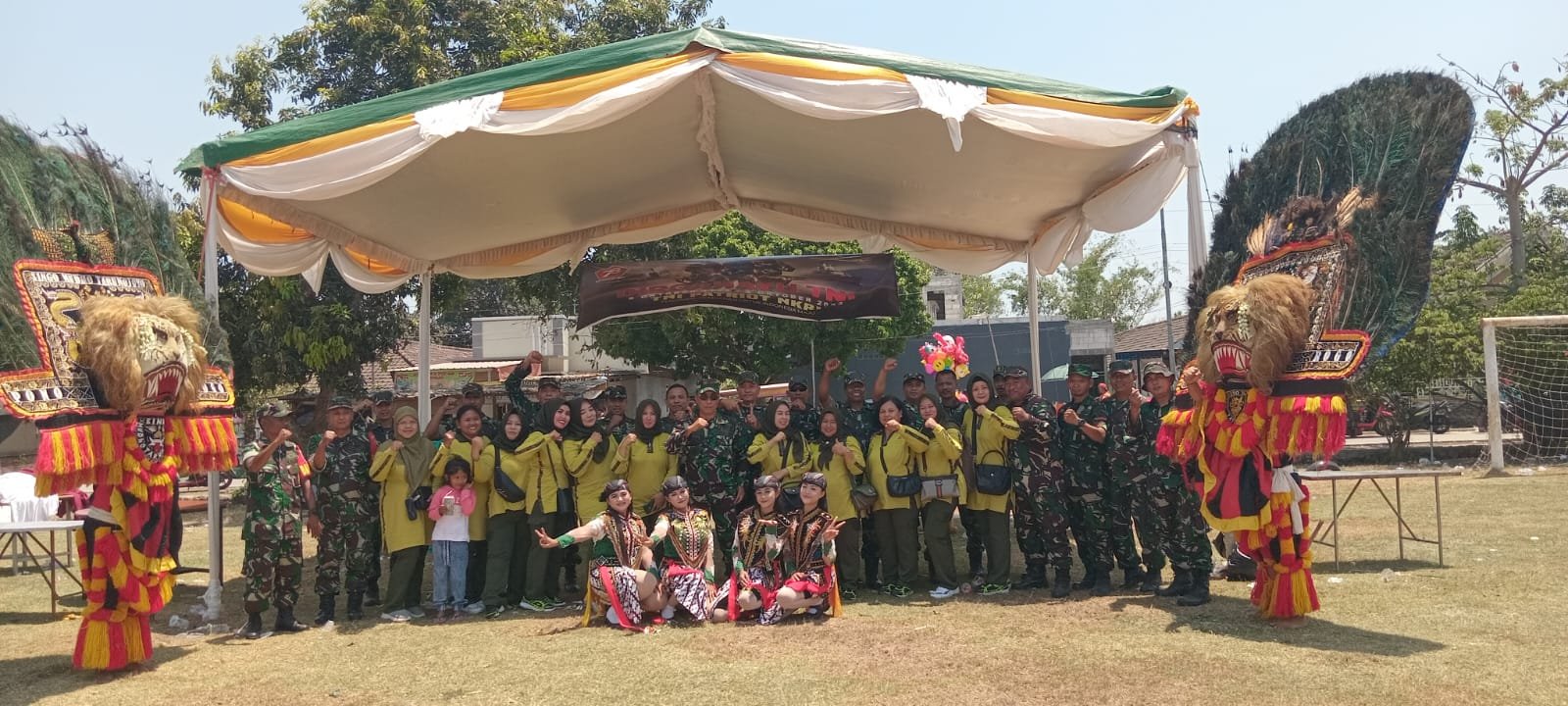 Meriahkan HUT TNI Ke-78, Koramil Pungging Hadirkan Seni Reog Singo Mudho Taruno Joyo