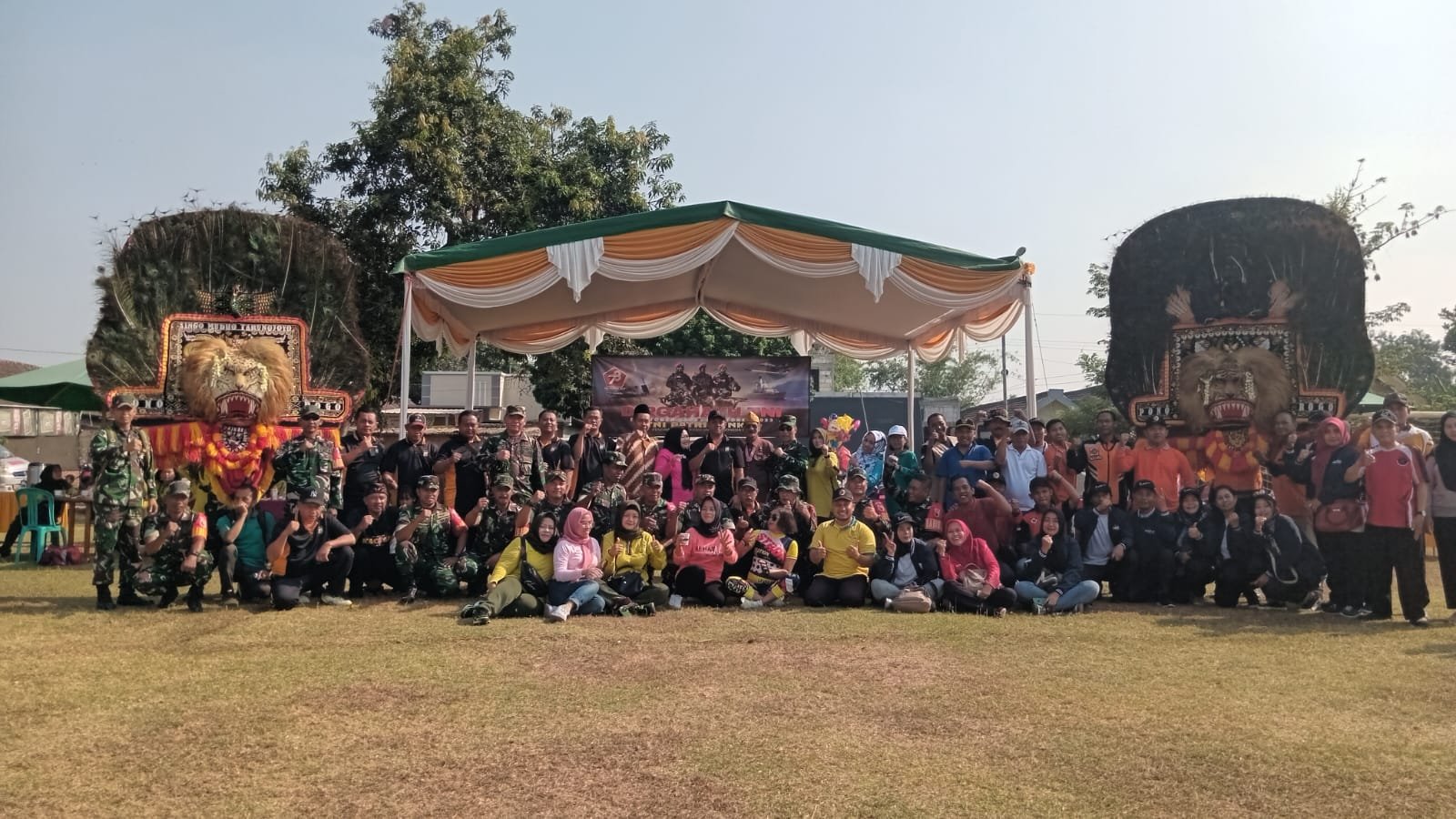 Meriahkan HUT TNI Ke-78, Koramil Pungging Hadirkan Seni Reog Singo Mudho Taruno Joyo