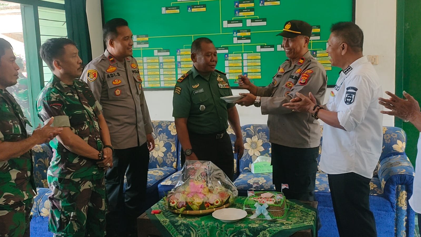 HUT ke 78 TNI, Polres Tanggamus Berikan Surprise ke Kodim Dan Koramil