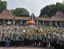 Gus Muhdlor Sumbang Hadiah Satu Motor Matic di Acara Jalan Sehat HUT ke 18 Himpaudi