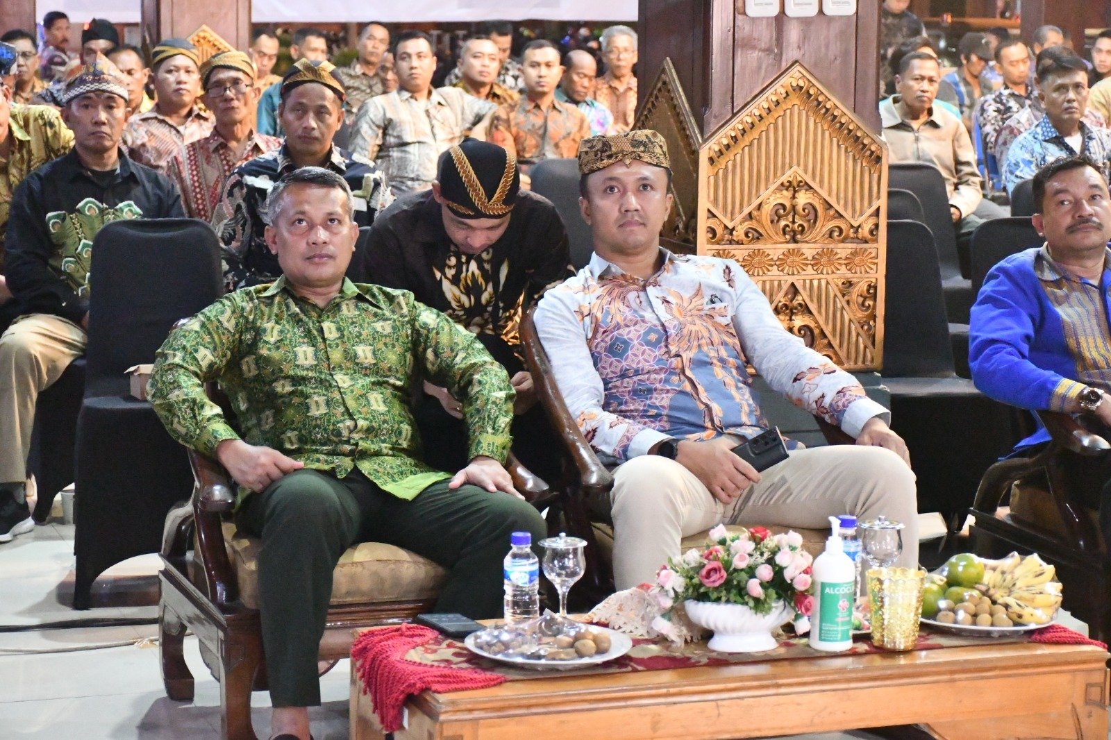 HUT Ke-78 TNI Forkopimda Mojokerto Nonton Bareng Pagelaran Wayang Kulit Lakon Bimo Kridho