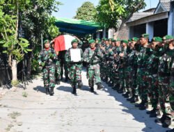 Tembakan Salvo Iringi Serma Sugeng Priyono Ke Perisitirahatan Terakhir