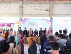 Bupati Mojokerto Serahkan Sertifikat PTSL Warga Desa Mojoranu Sooko