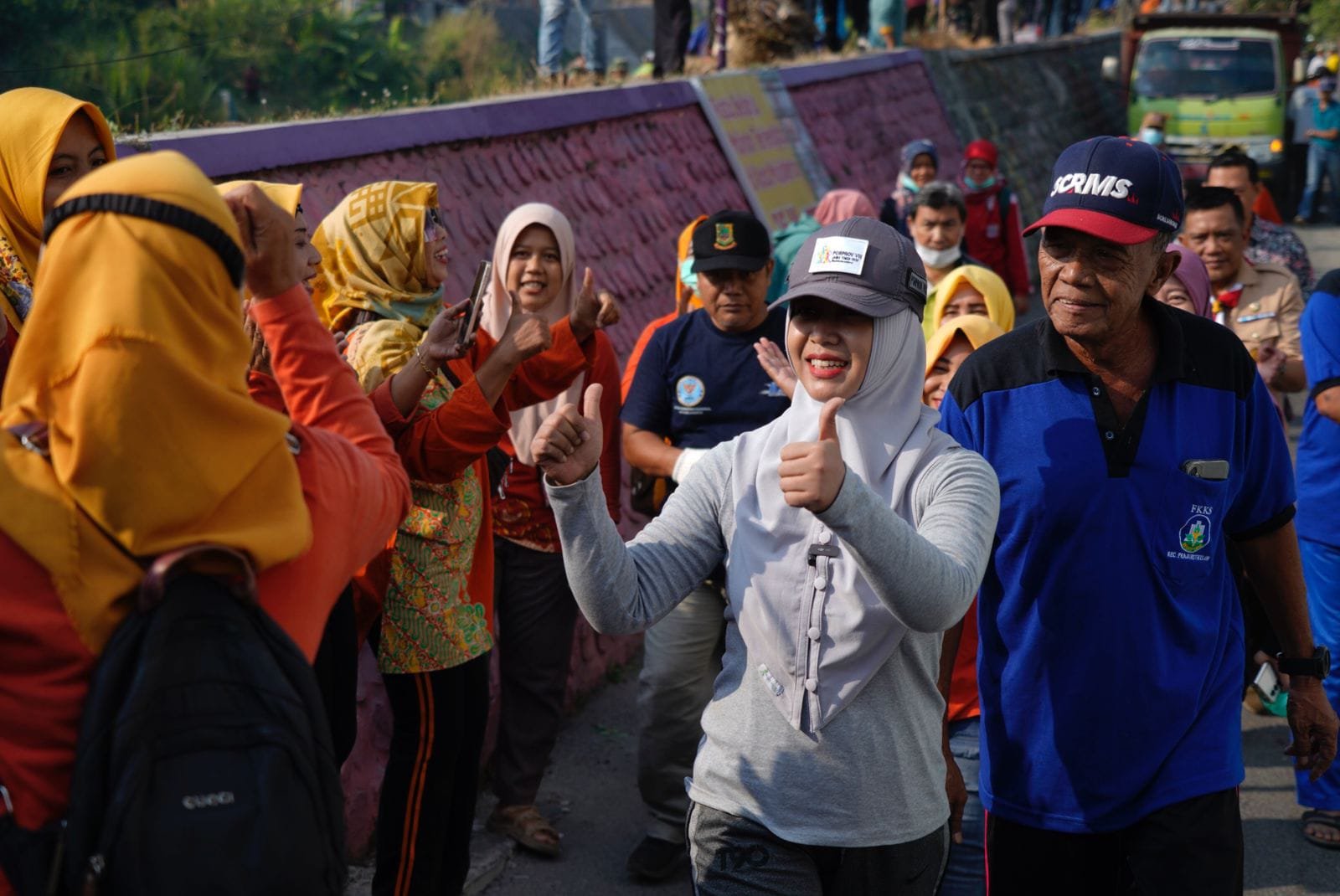 Bergerak Serentak, Wali Kota Mojokerto Bersama Relawan Bersihkan Sungai